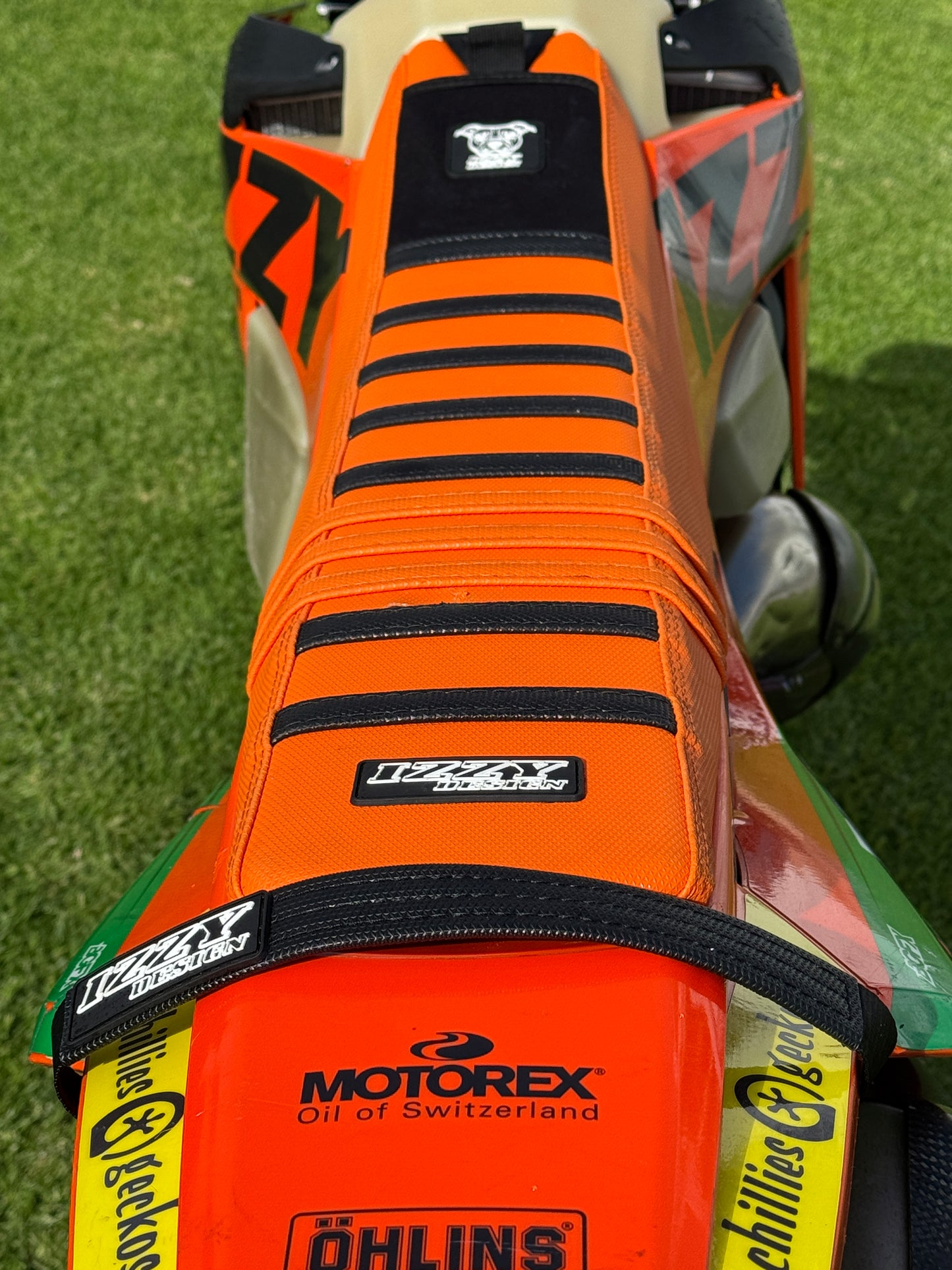 IZZY Rear Grab Handle