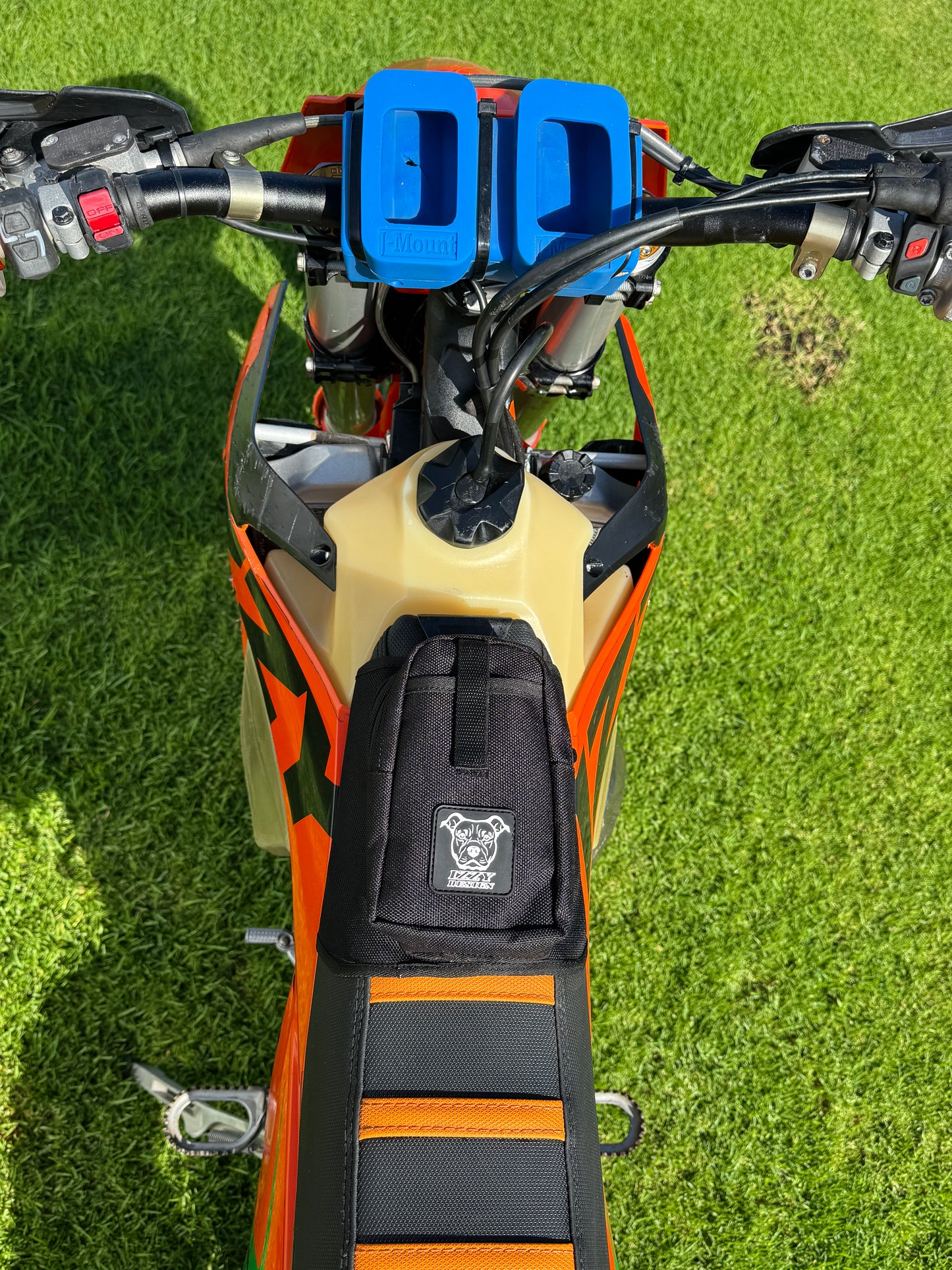 IZZY Slip-on seat bag