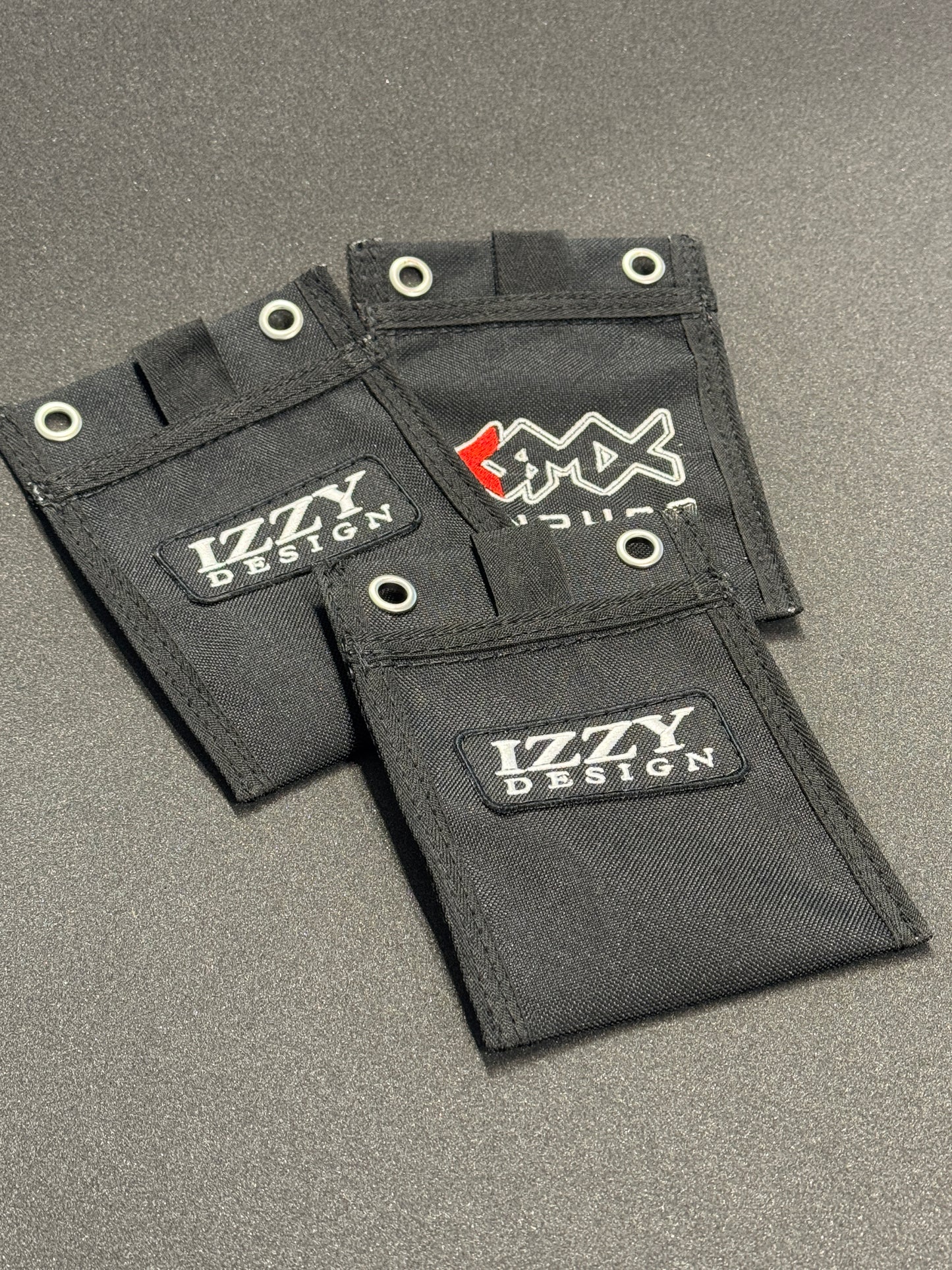 IZZY Clipper Card Holder