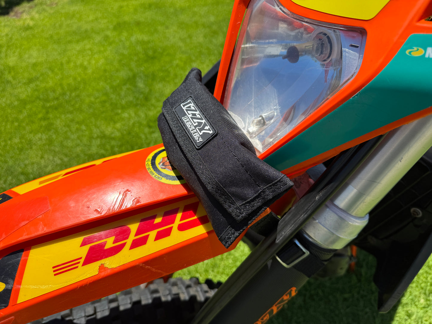 Izzy Design Pull Strap