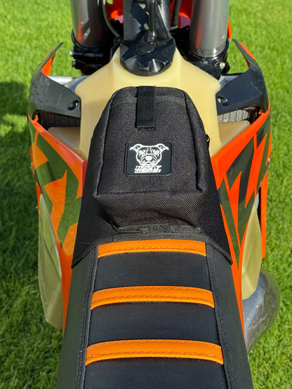 IZZY Slip-on seat bag