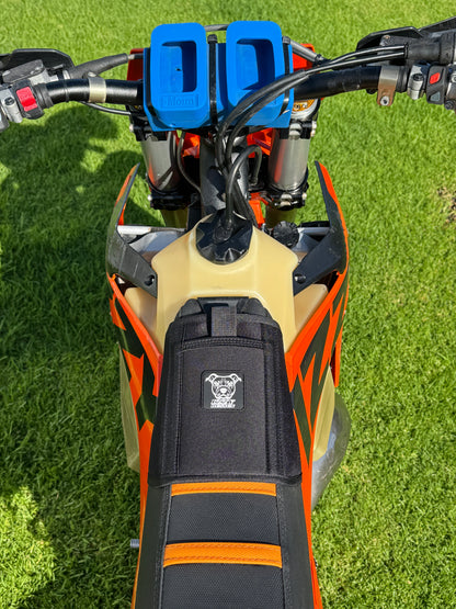 IZZY Slip-on clipper card holder